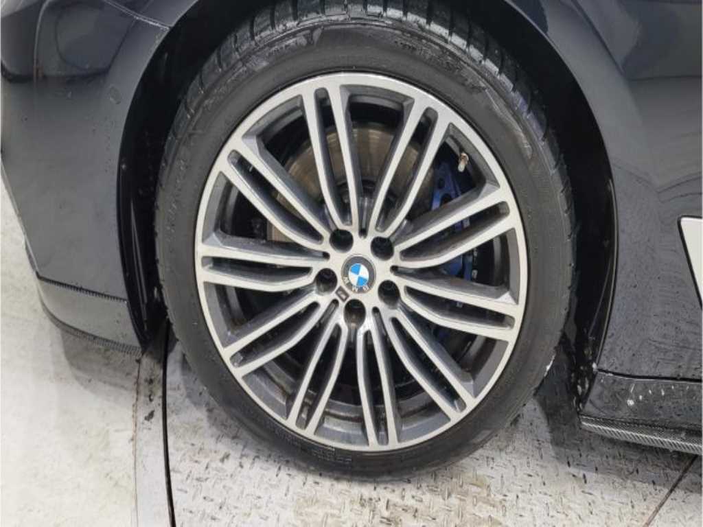 BMW 5 Series - Vista 8