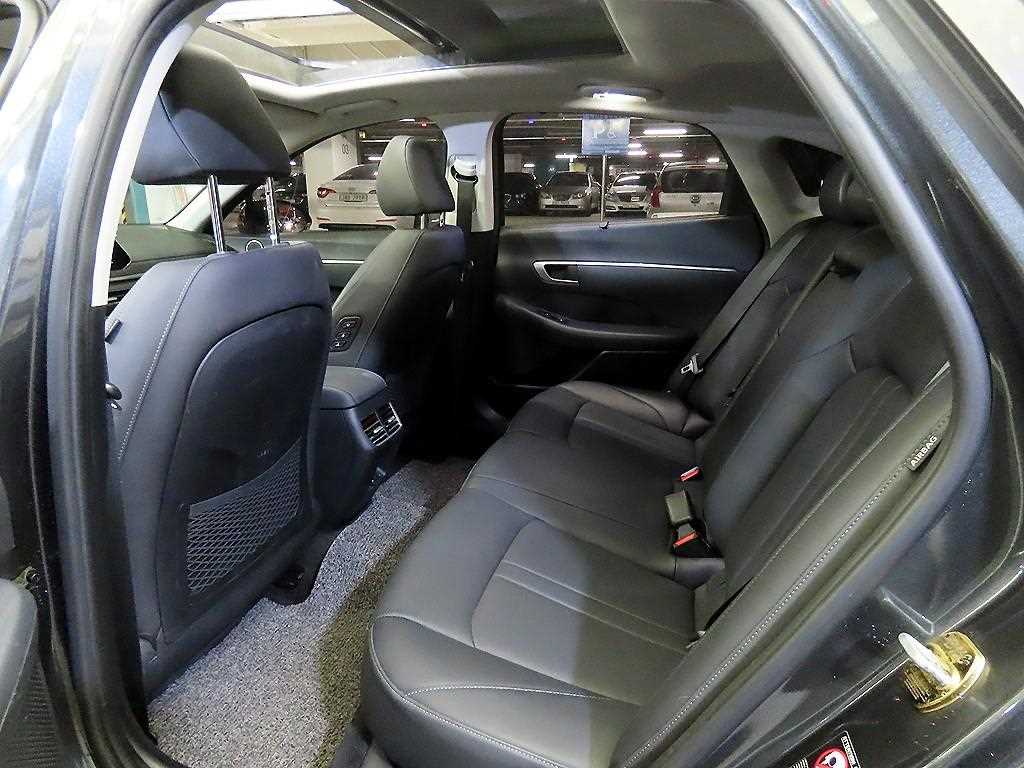 HYUNDAI Sonata - Vista 7