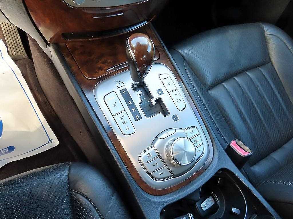 HYUNDAI Genesis - Vista 10