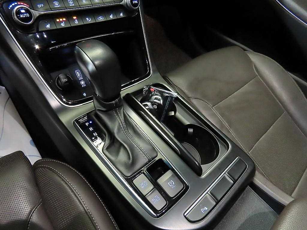 HYUNDAI Grandeur - Vista 12