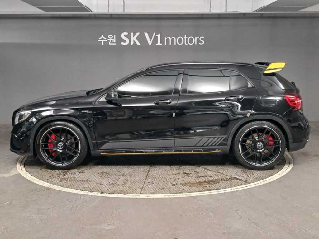 Mercedes Benz GLA Class - Vista 3