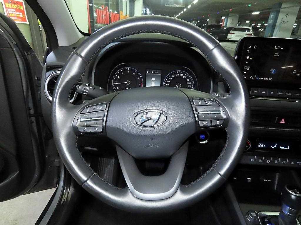 HYUNDAI Kona - Vista 8