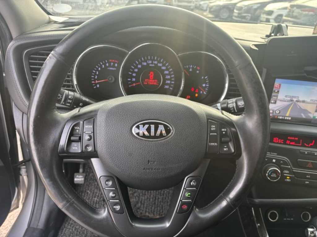 KIA K5 - Vista 9