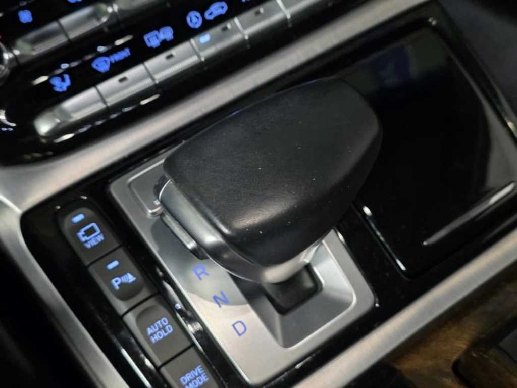 Genesis EQ900 - Vista 10