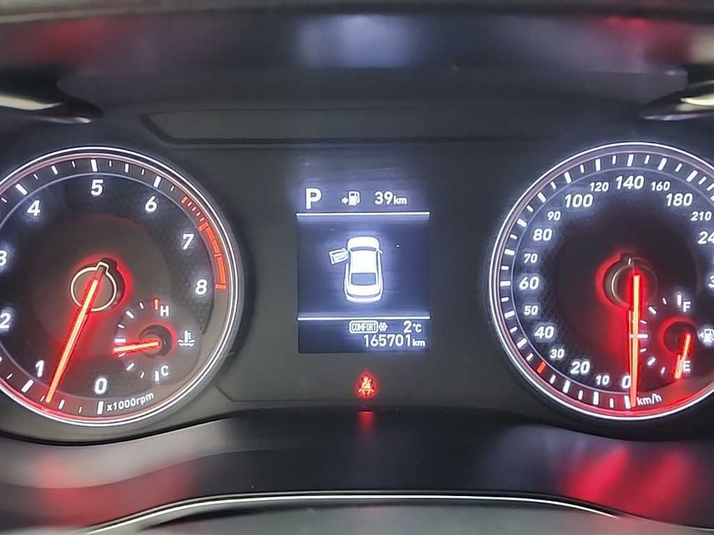 Genesis G70 - Vista 6