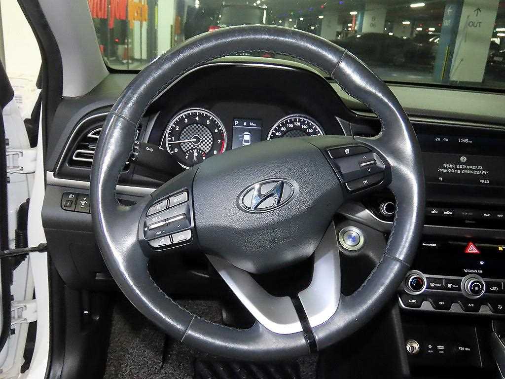 HYUNDAI Avante - Vista 8