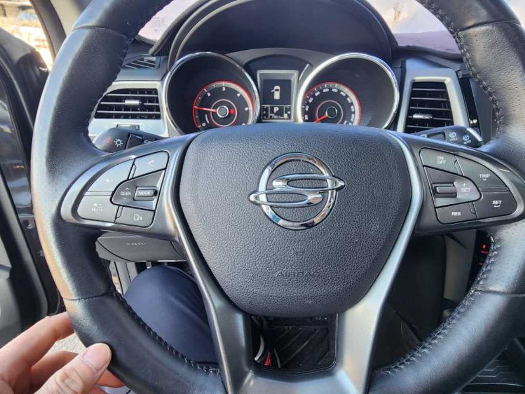 Ssangyong Tivoli - Vista 9