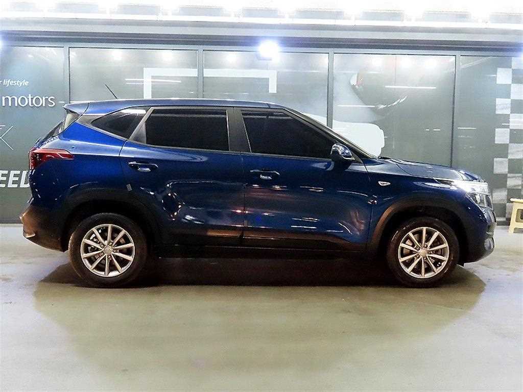 KIA Seltos - Vista 3