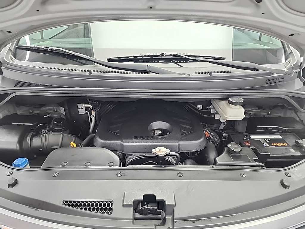 HYUNDAI Starex - Vista 5