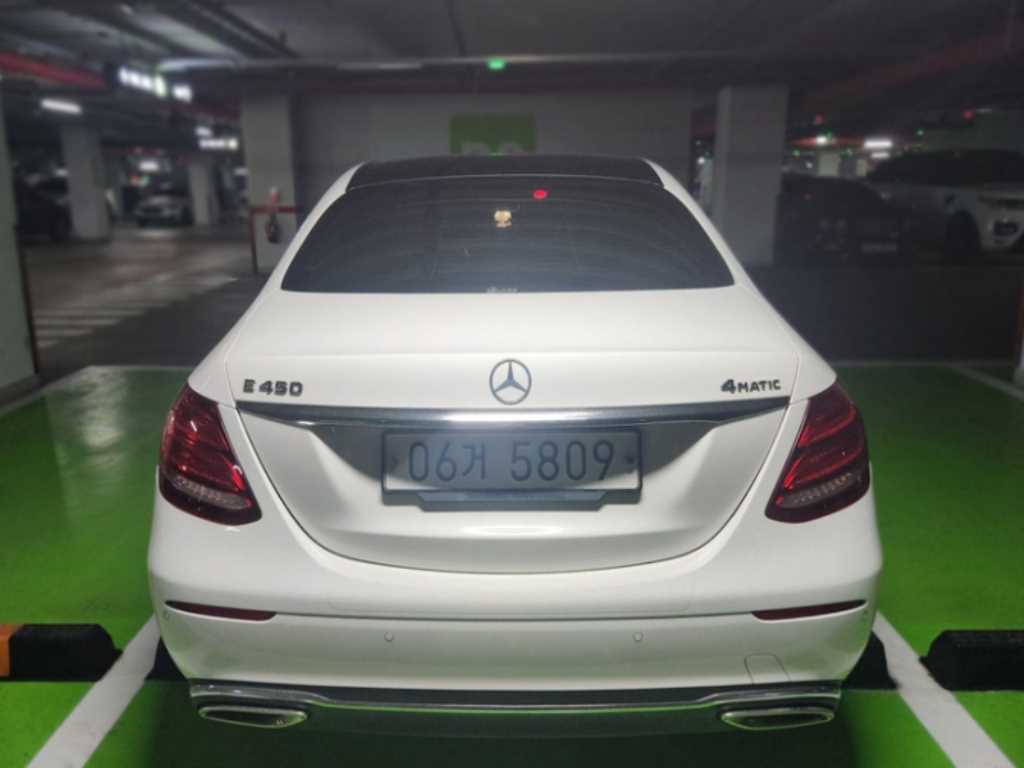 Mercedes Benz E class - Vista 2