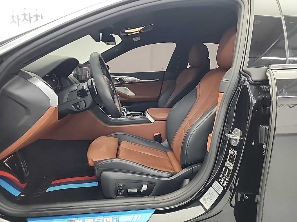 BMW 8 Series - Vista 11