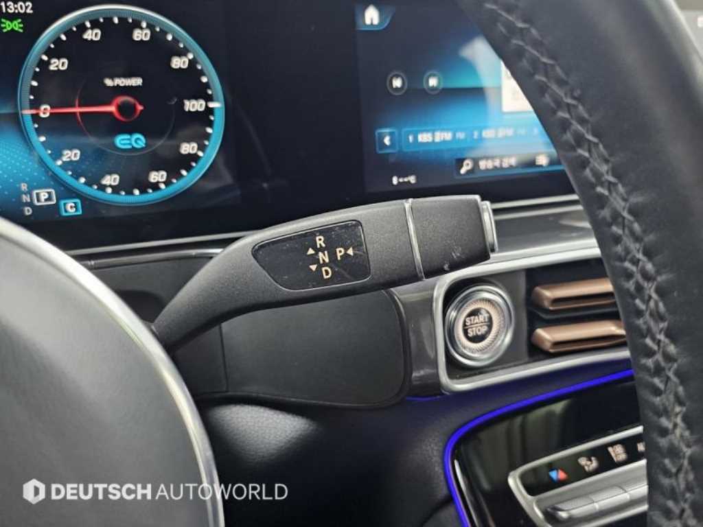 Mercedes Benz EQC - Vista 9