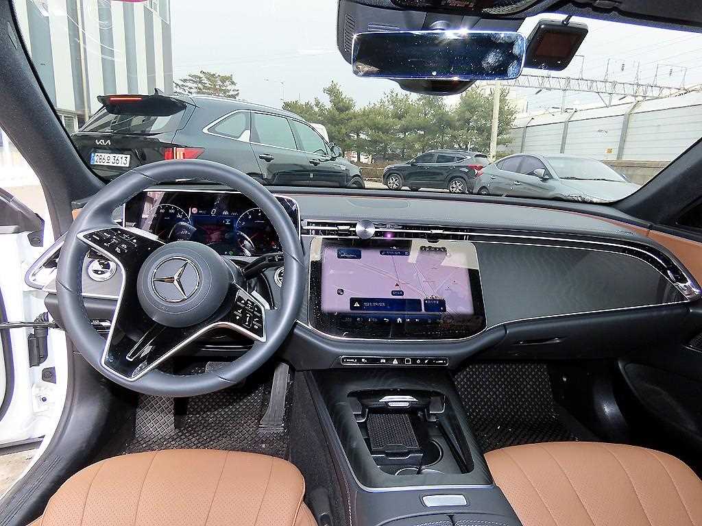 Mercedes Benz E class - Vista 7