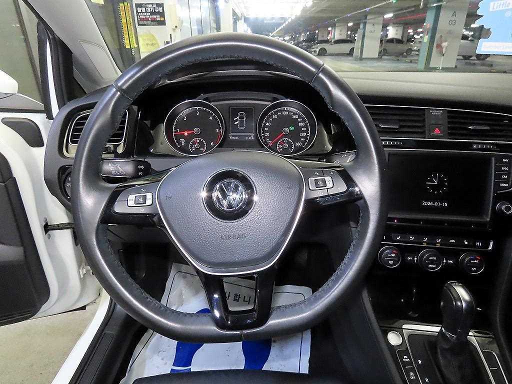 Volkswagen Golf - Vista 8