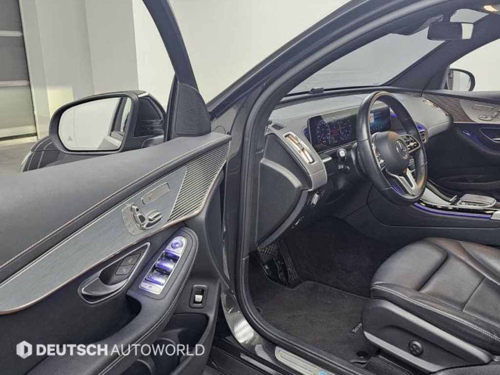 Mercedes Benz EQC - Vista 11