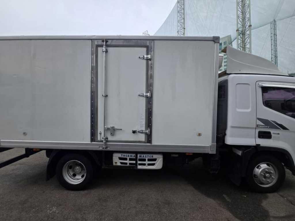 medium and large cargo truck - Vista 4