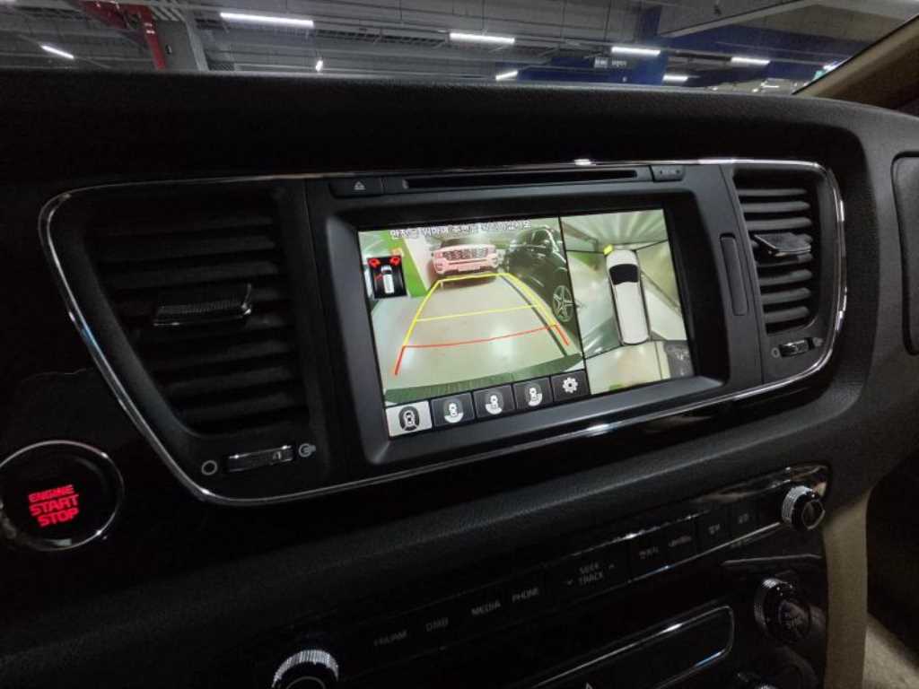 KIA Carnival - Vista 10