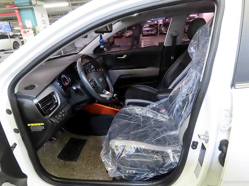 KIA Stonic - Vista 6