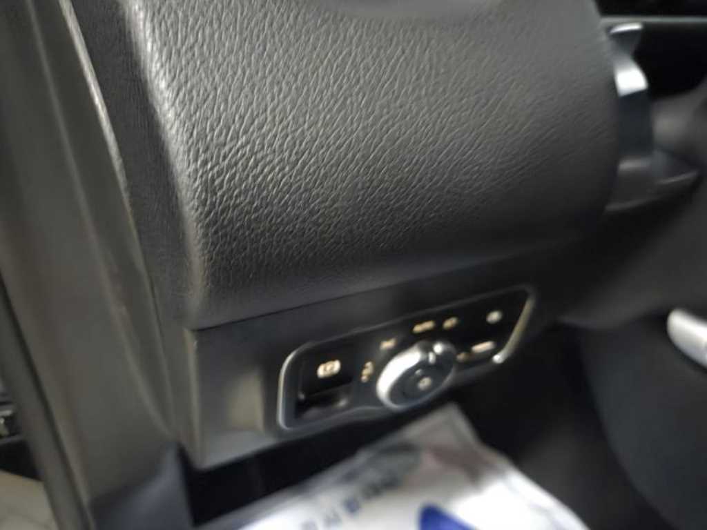 Mercedes Benz GLB Class - Vista 7