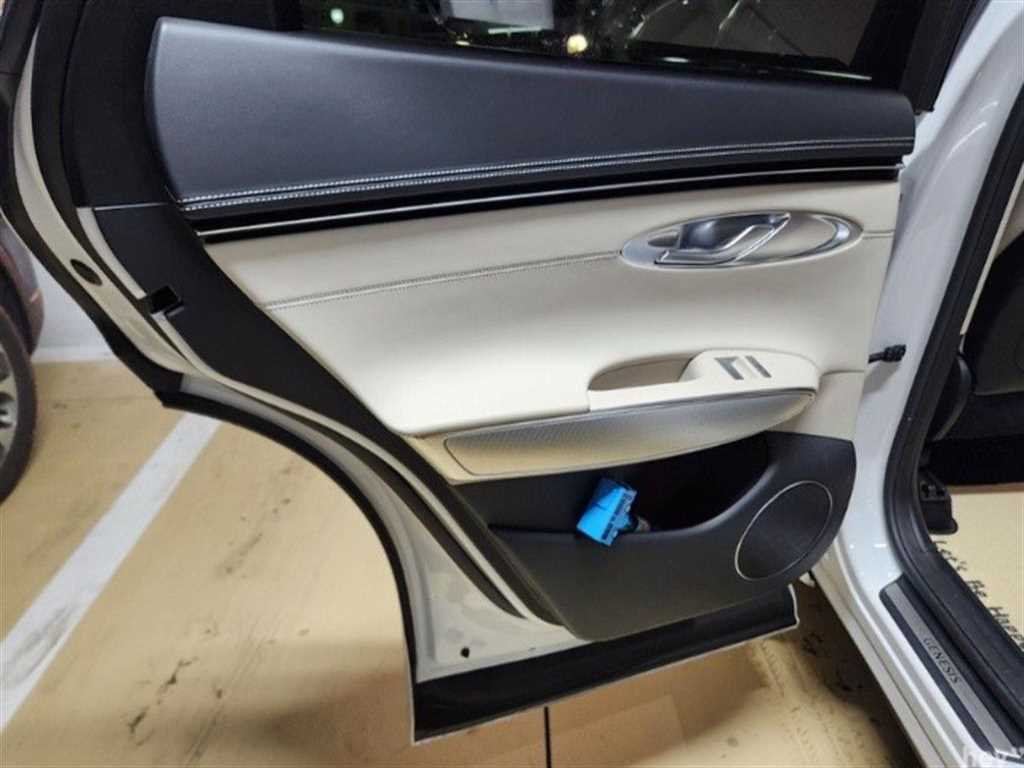 Genesis GV70 - Vista 11