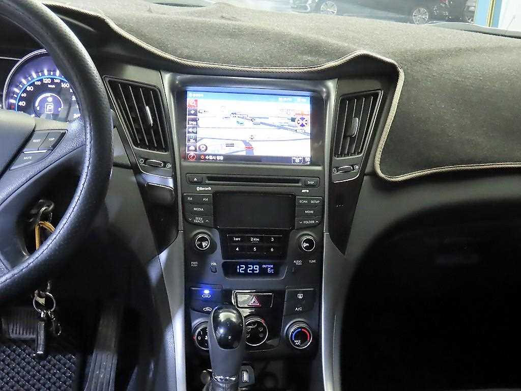 HYUNDAI Sonata - Vista 11