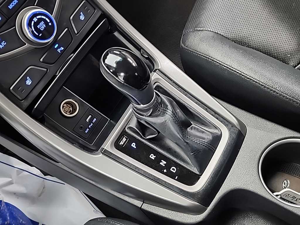 HYUNDAI Avante - Vista 8