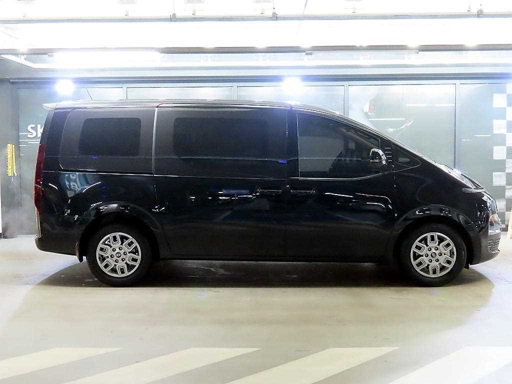 HYUNDAI Staria - Vista 3