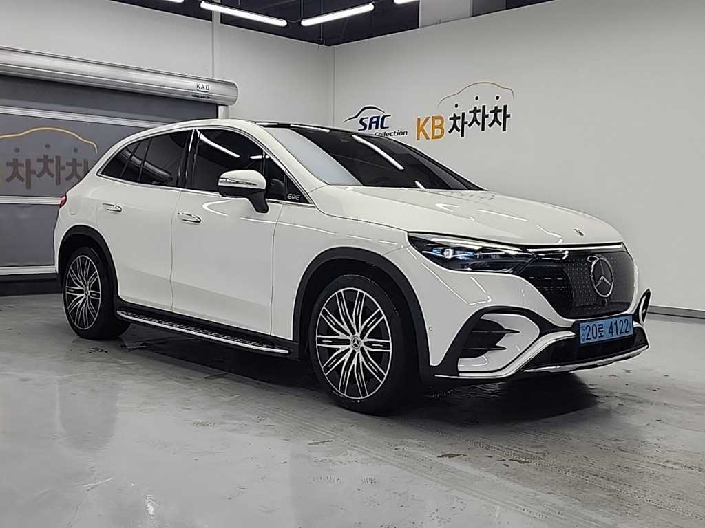 Mercedes Benz EQE - Vista 4