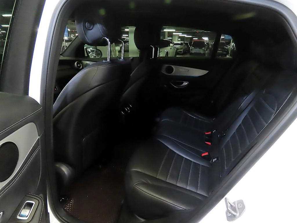 Mercedes Benz GLC Class - Vista 7