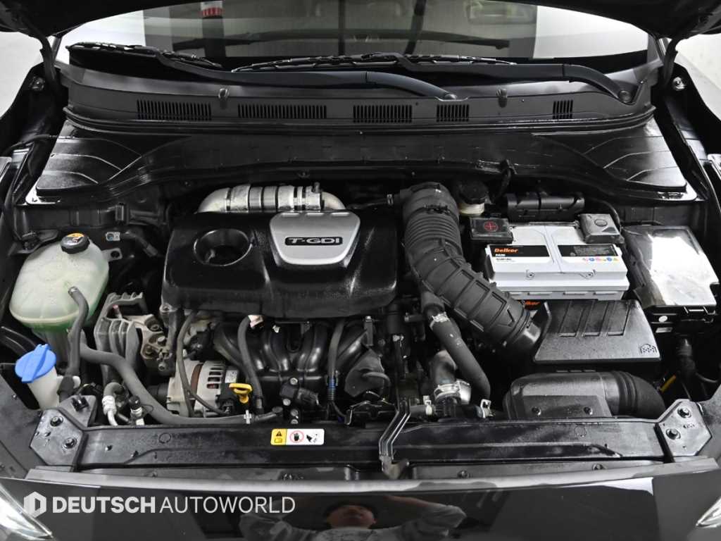 HYUNDAI Kona - Vista 6