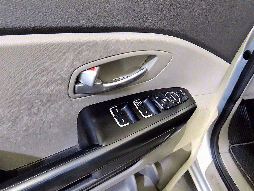 KIA Carnival 2015 Plateado - Importación desde Corea - HF Imports Iquique - Foto 13