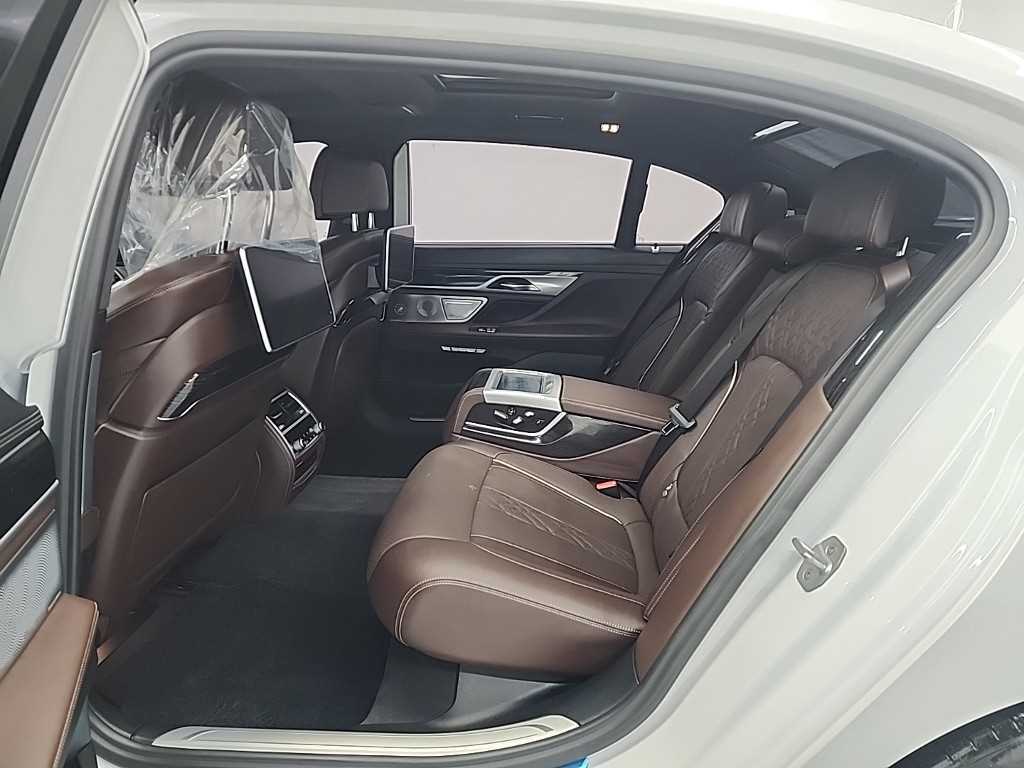 BMW 7 Series - Vista 12