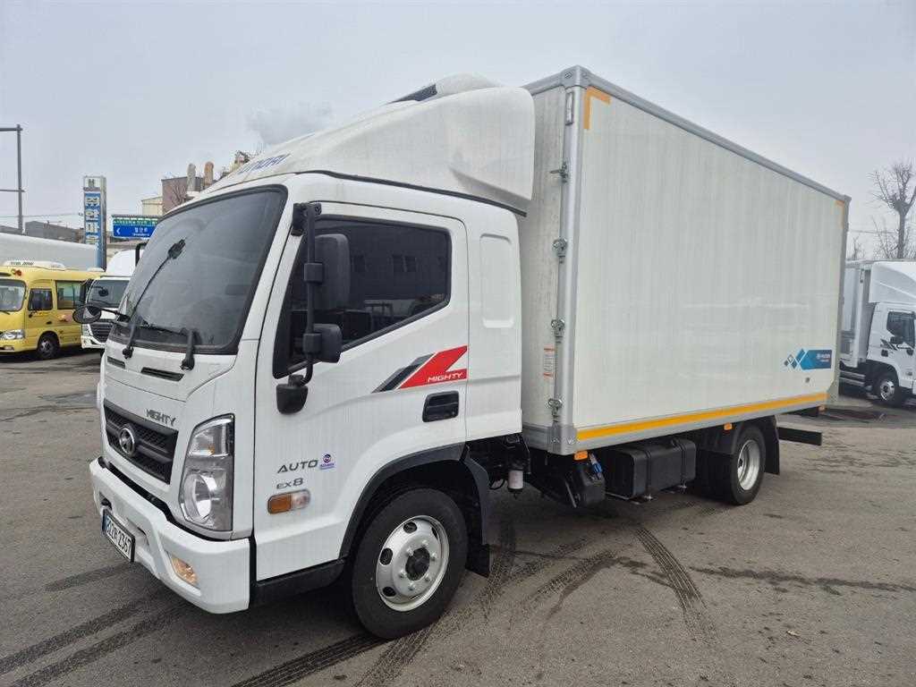 medium and large cargo truck - Vista 3