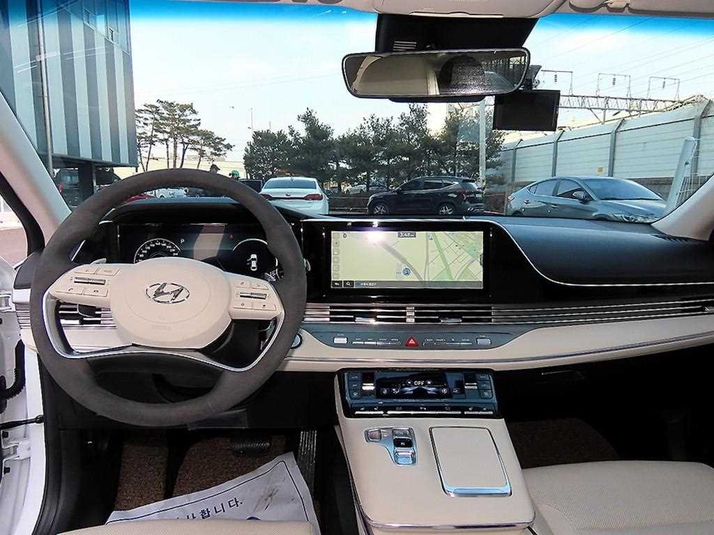 HYUNDAI Grandeur - Vista 7