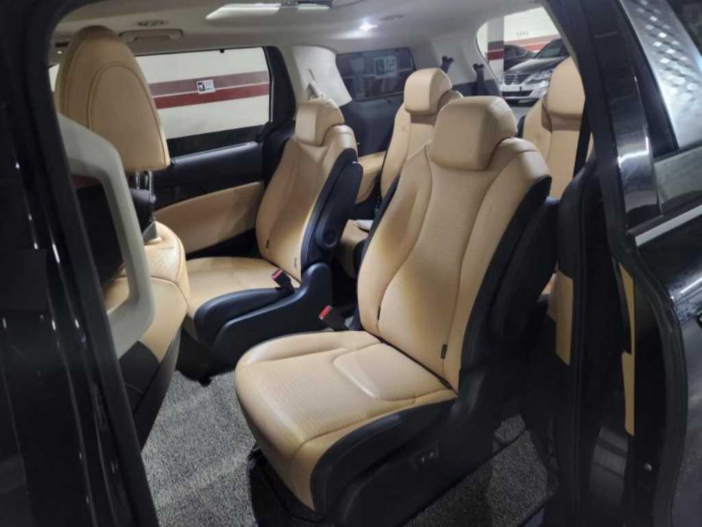 KIA Carnival - Vista 4