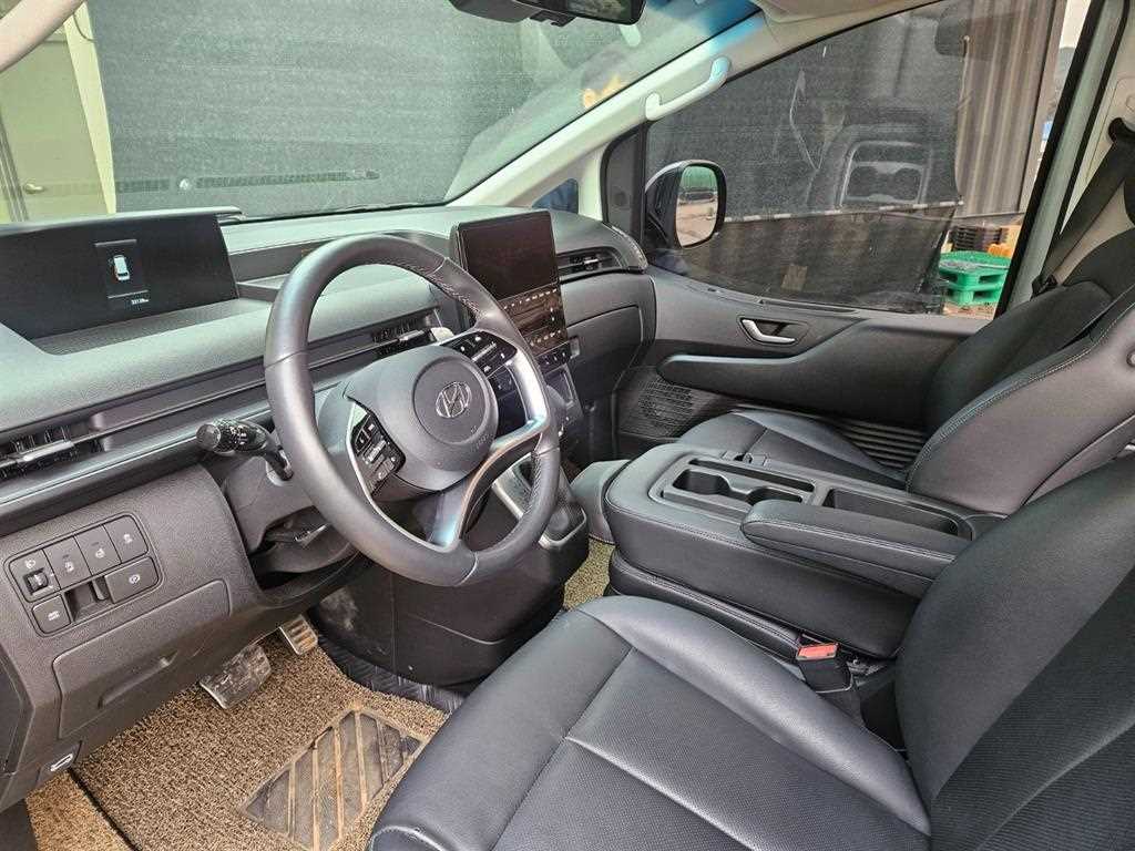 HYUNDAI Staria - Vista 9