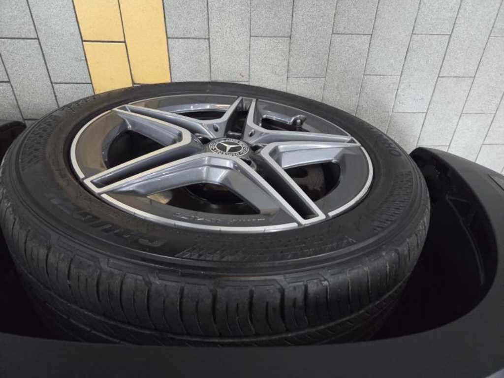 Mercedes Benz GLB Class - Vista 8