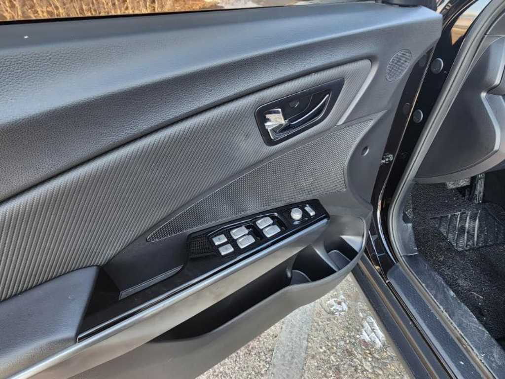 Ssangyong Tivoli - Vista 6