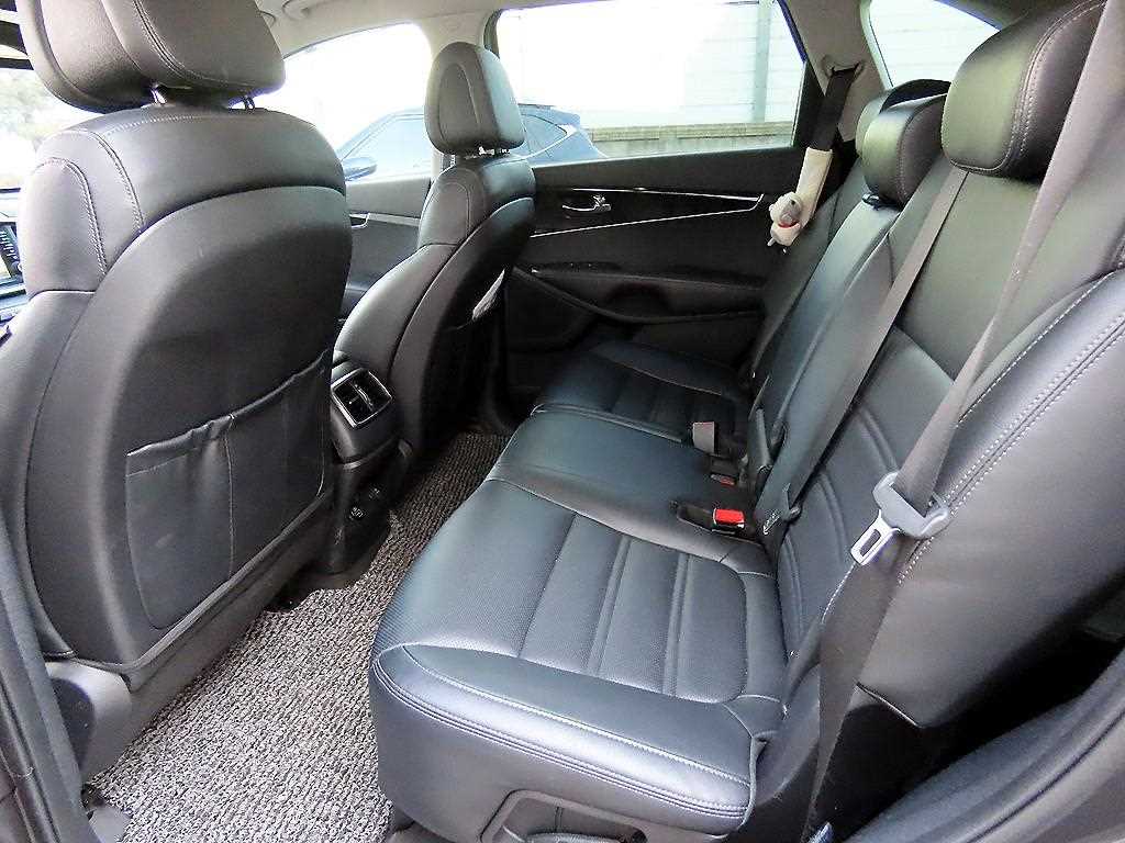 KIA Sorento - Vista 6