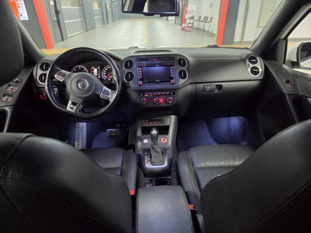 Volkswagen Tiguan - Vista 5