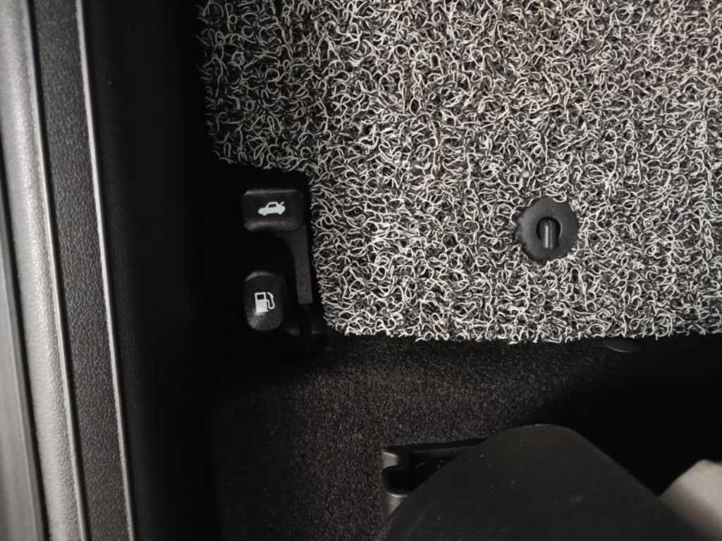 HYUNDAI Avante - Vista 11