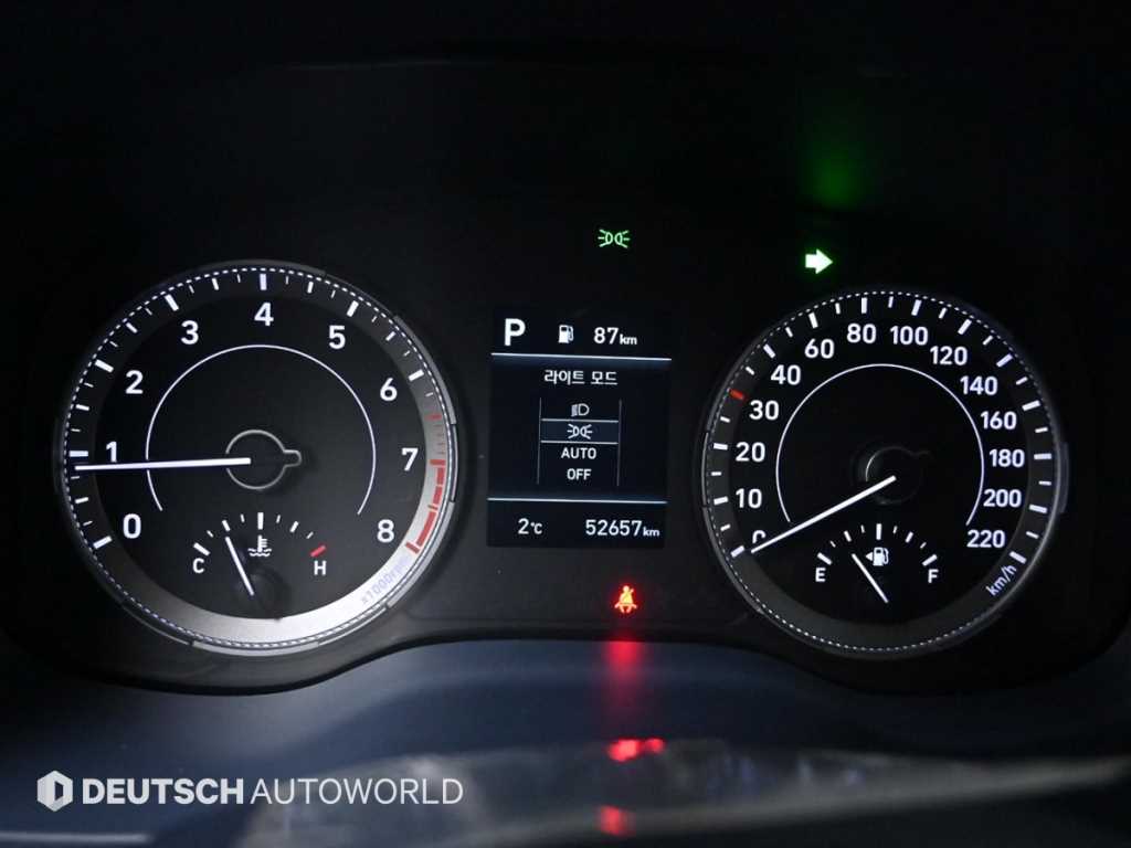 HYUNDAI Venue - Vista 8