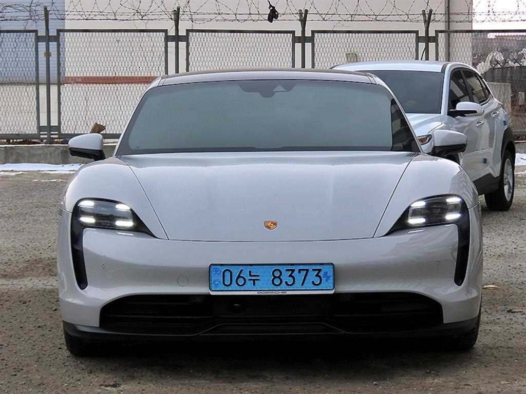 Porsche Taycan 2023 Amarillo - Importación desde Corea - HF Imports Iquique - Foto 1