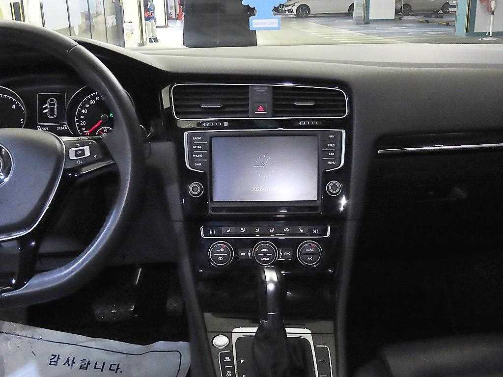 Volkswagen Golf - Vista 11