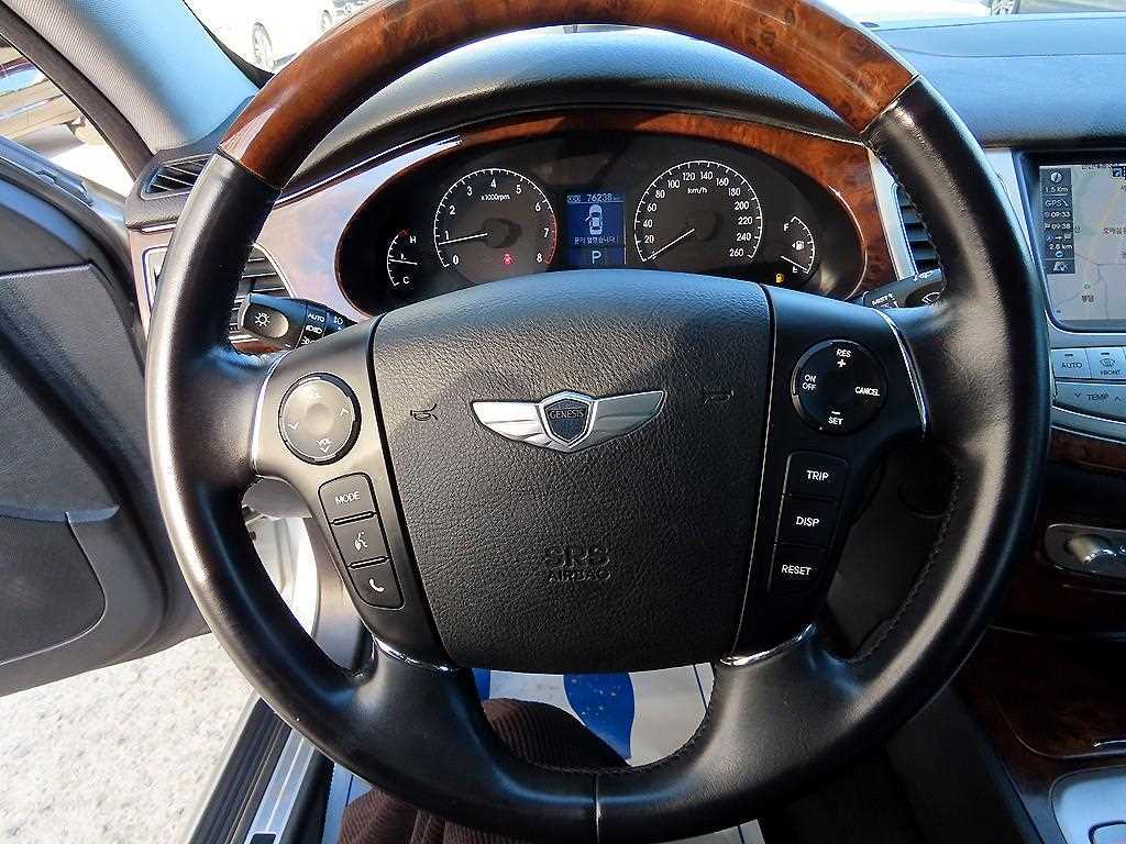 HYUNDAI Genesis - Vista 8