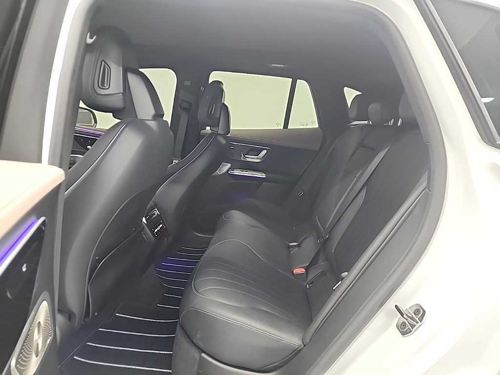 Mercedes Benz EQE - Vista 12