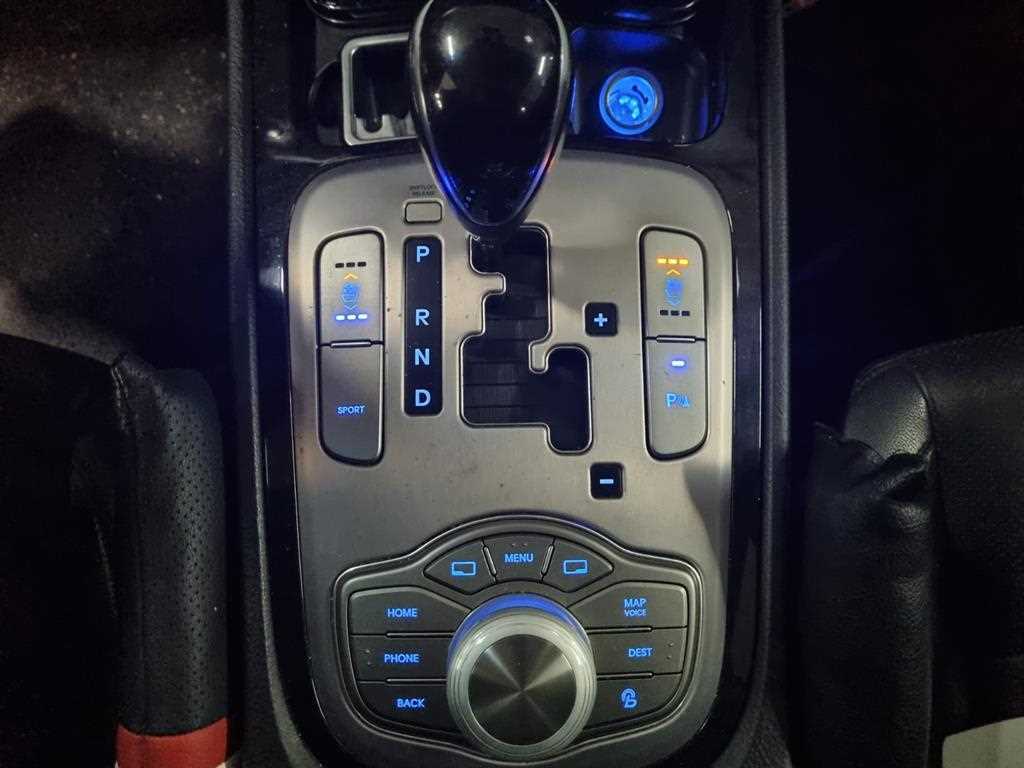 HYUNDAI Genesis - Vista 8