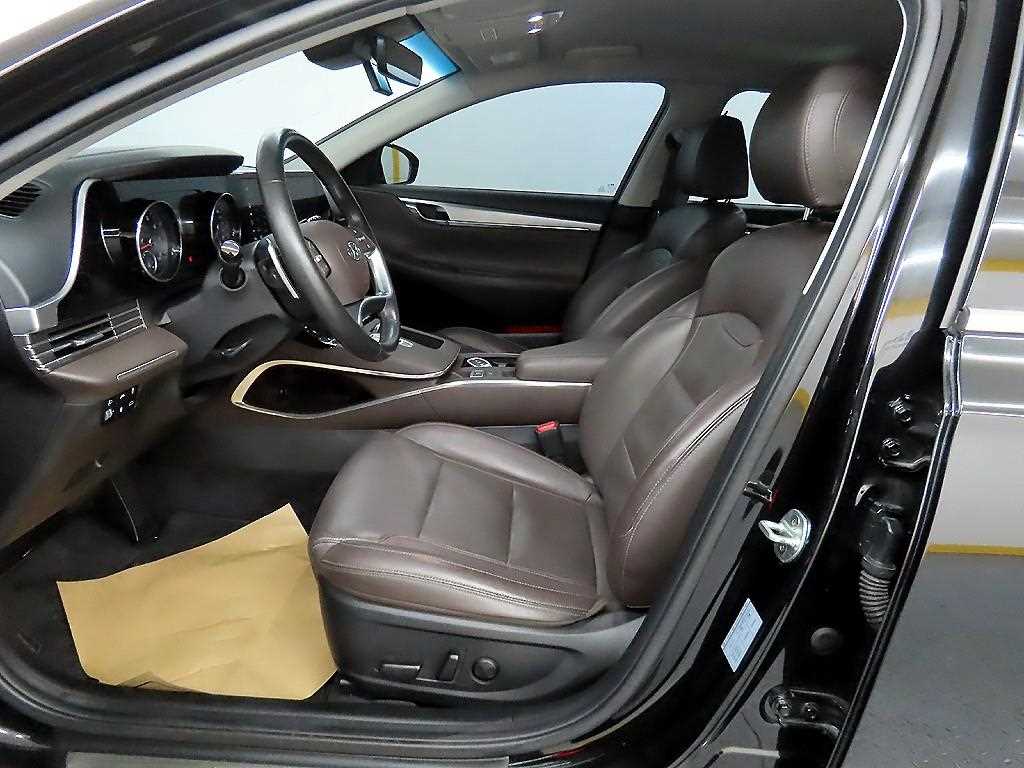 HYUNDAI Grandeur - Vista 5