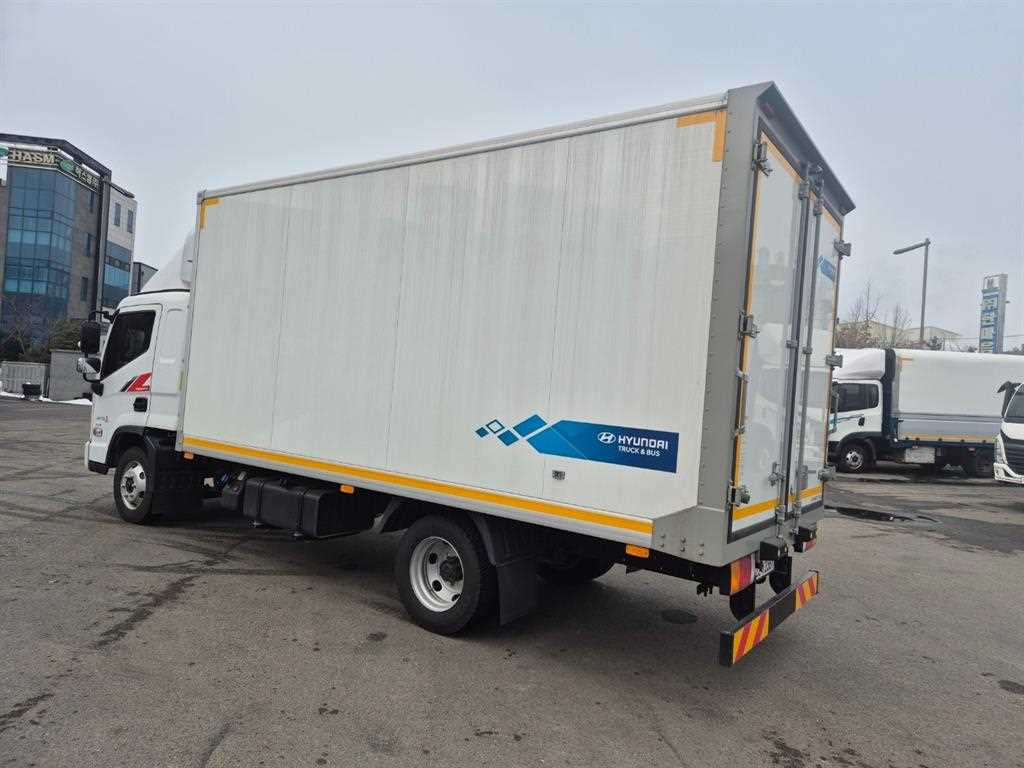 medium and large cargo truck - Vista 4