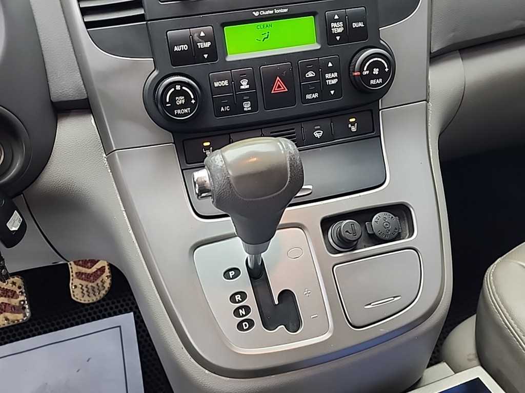 KIA Carnival - Vista 8